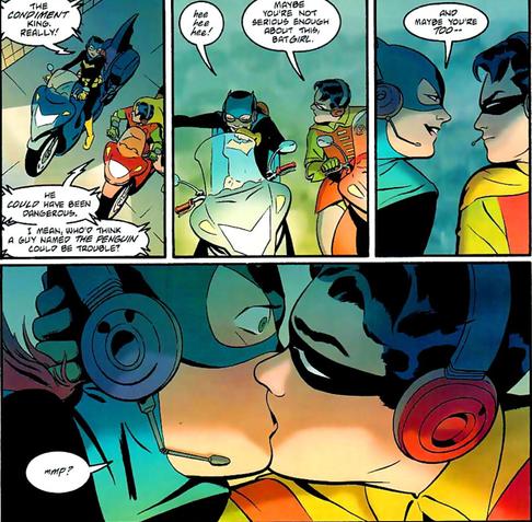 batgirl-robin-first-kiss