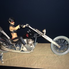 REVIEW: Motorcycle Catwoman is as Good as it Gets