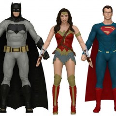 INSIDE LOOK: BATMAN v. SUPERMAN 3-Pack