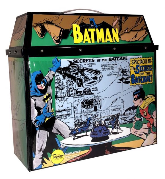 EXCLUSIVE Classic Batman WAYNE FOUNDATION Playset Makes a Comeback
